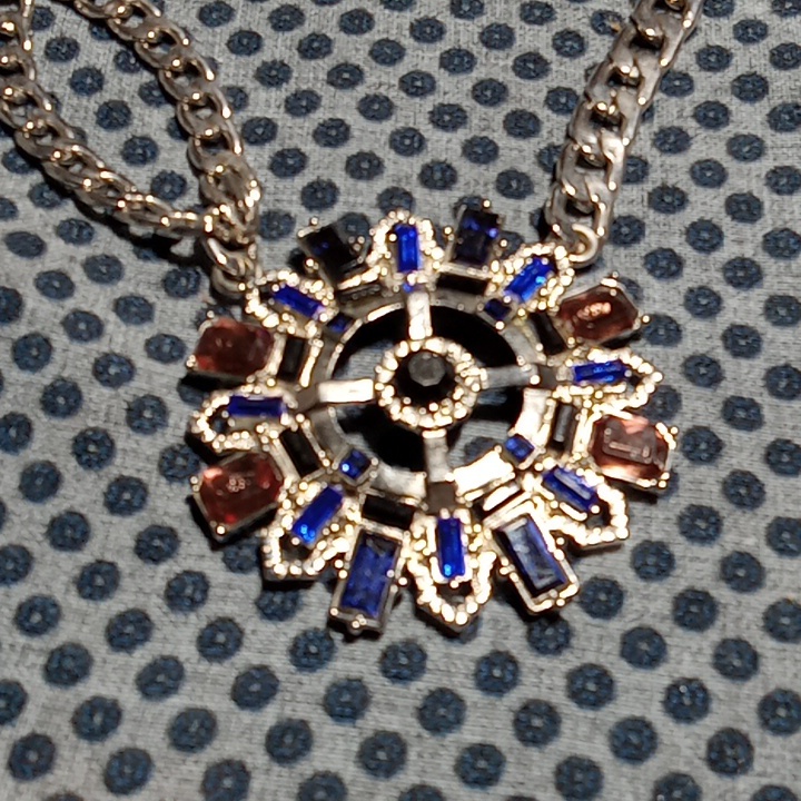 Silver Tone Necklace
